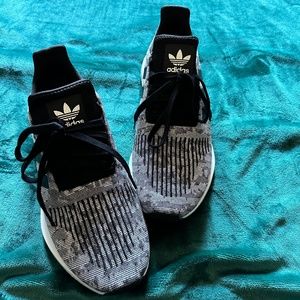 Adidas SWIFT RUN 1.0 SHOES
